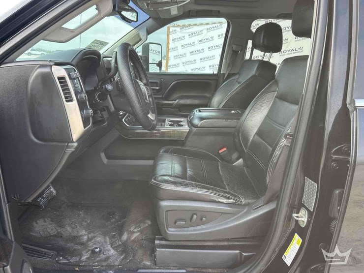 2015-gmc-sierra-3500-image-12