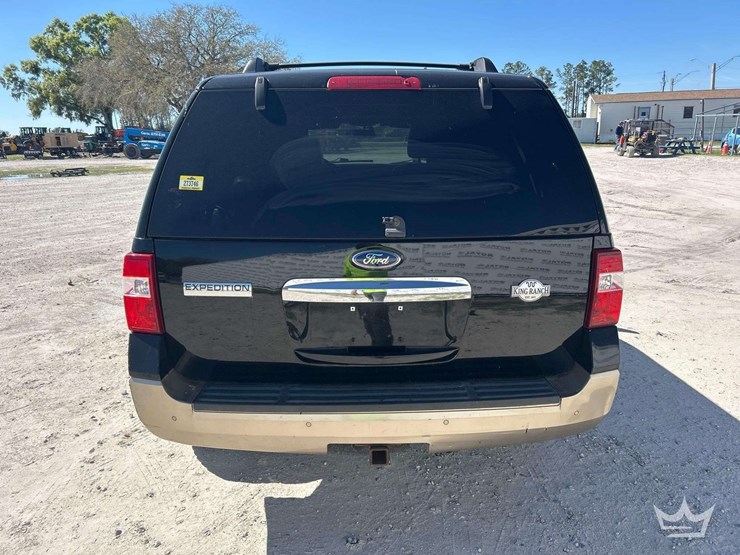 2011-ford-expedition-image-21