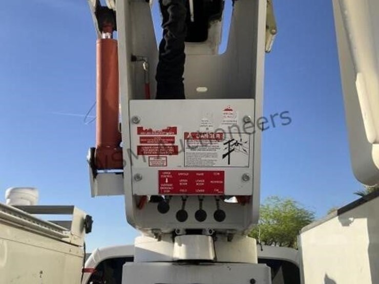 2015-ford-f550-image-10