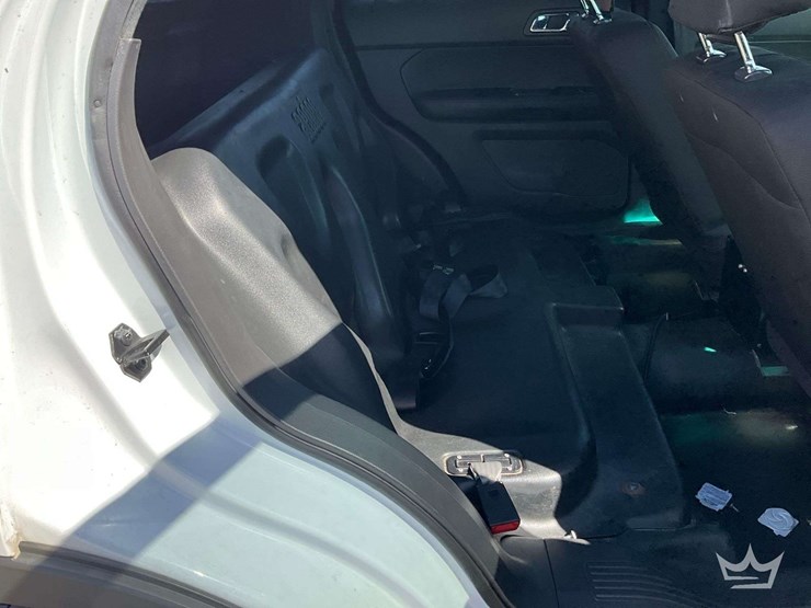 2015-ford-explorer-image-22