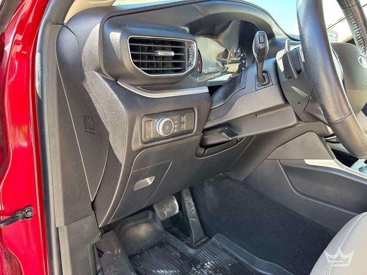 2021-ford-explorer-image-14