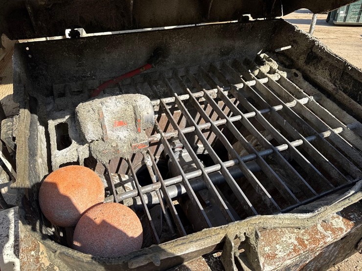 2020-putzmeister/sany-sy38z-200-38m-mounted-on-2020-mack-te64-6x4-concrete-pump-truck-image-18