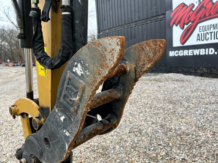 2020-caterpillar-303-image-9