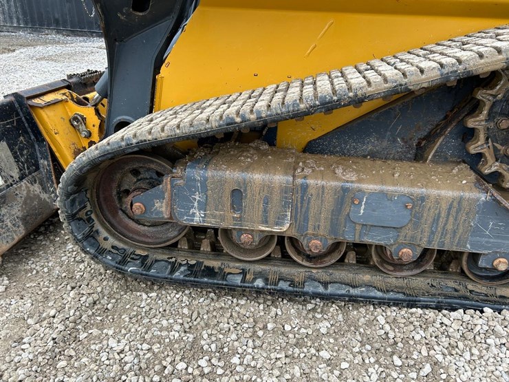 2021-deere-325g-image-18