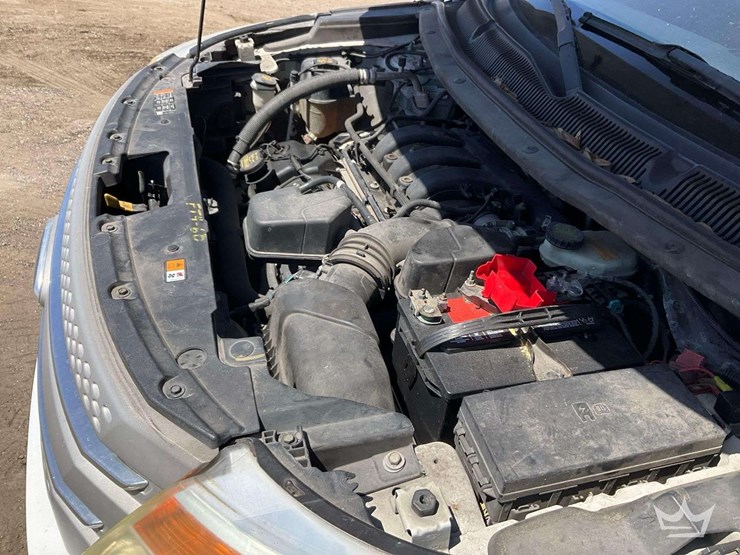 2014-ford-explorer-image-10