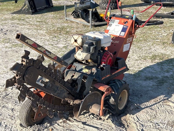 2002-ditch-witch-1230h-image-1