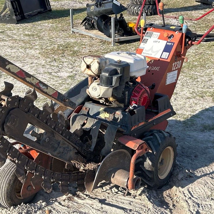 2002 DITCH WITCH 1230H