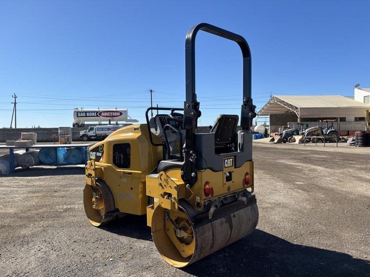 2018-caterpillar-cb24b-image-4