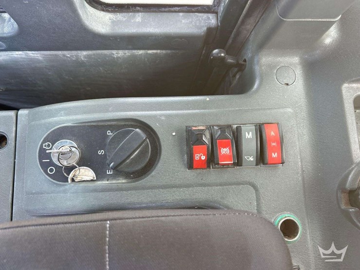 2014-hyundai-hl760-9a-image-19