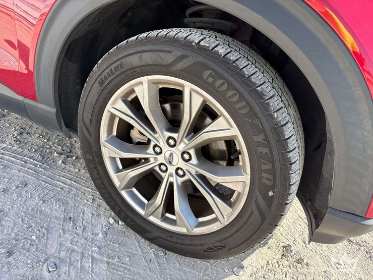 2021-ford-explorer-image-28