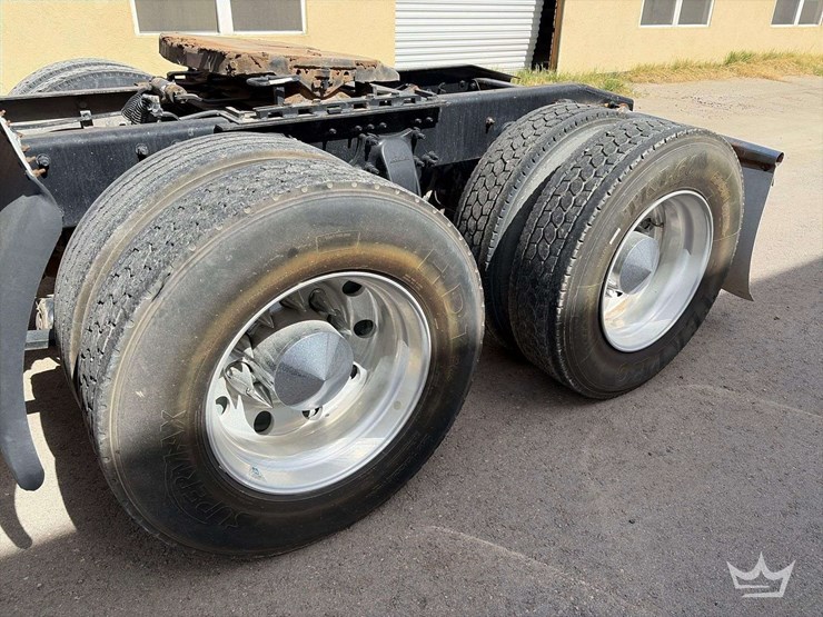 2018-freightliner-cascadia-125-image-25