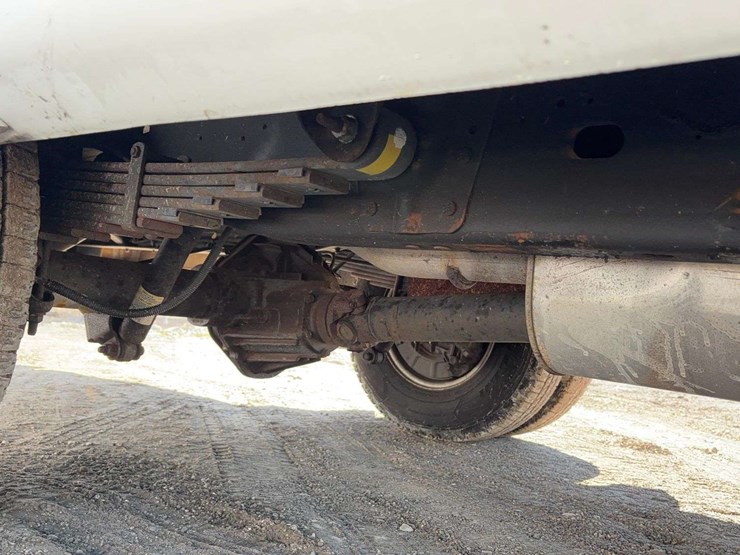 2010-chevrolet-express-3500-image-28