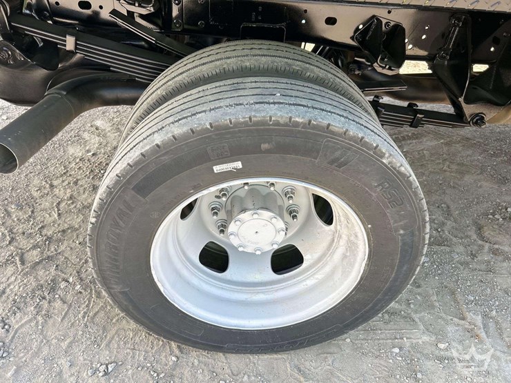 2015-ram-5500-rki-10ft.-utility-flatbed-truck-image-33