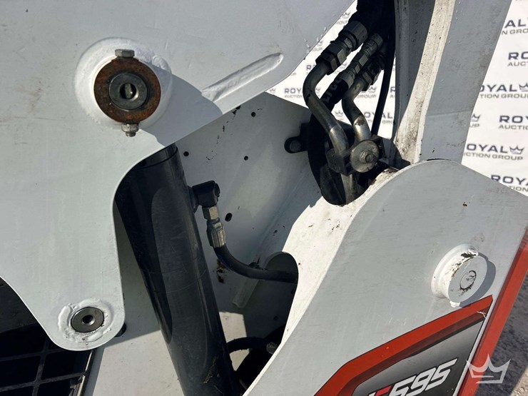 2023-bobcat-t595-image-26