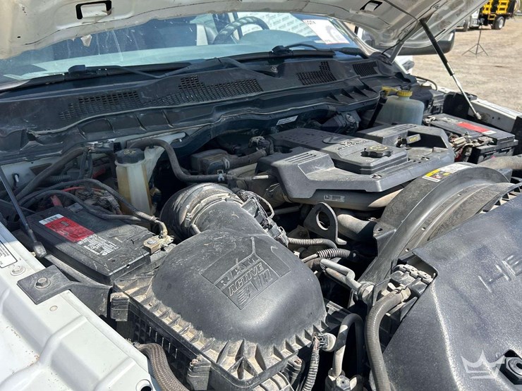 2015-ram-5500-rki-10ft.-utility-flatbed-truck-image-11