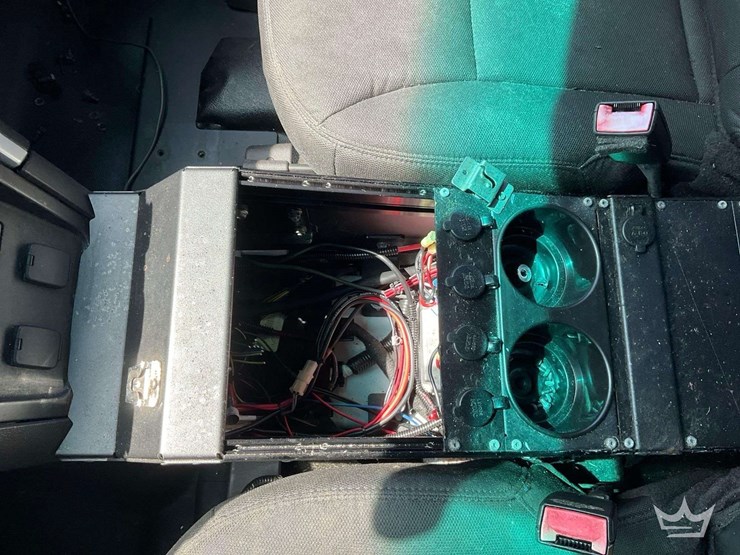 2015-ford-explorer-image-19