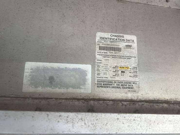 1998-freightliner-mt45-image-7