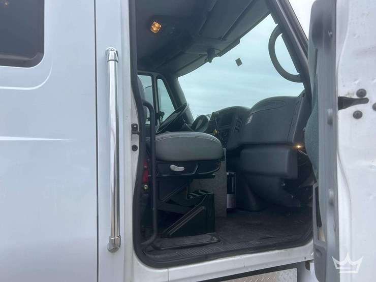 2006-international-durastar-4400-image-59