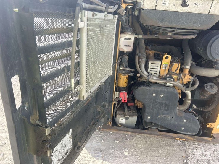 2021-caterpillar-259d3-image-8