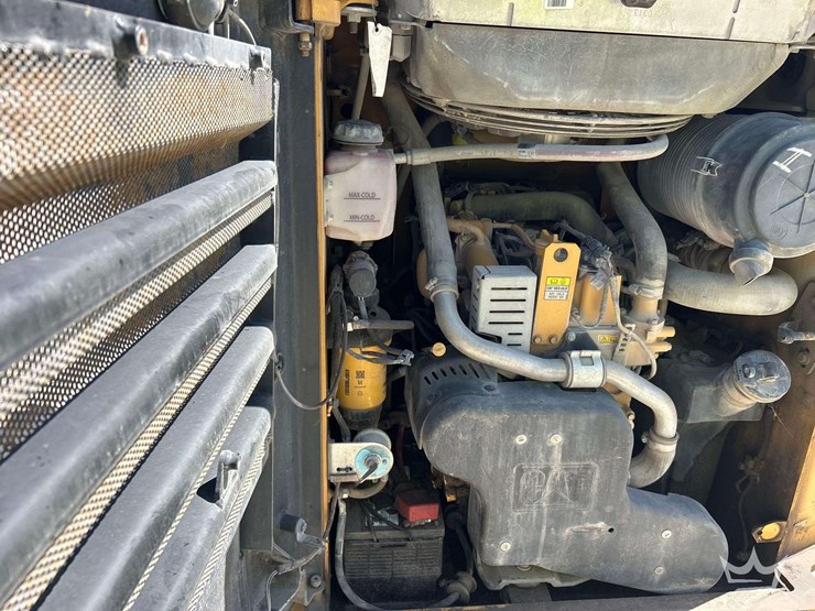 2023-caterpillar-259d3-image-8