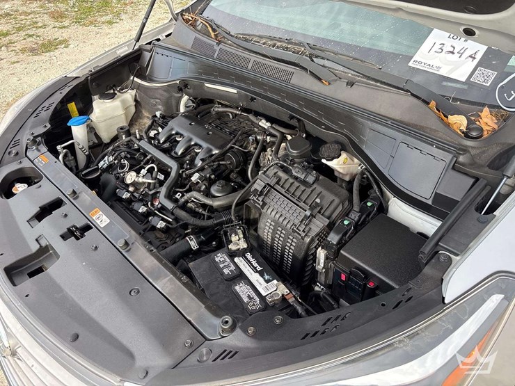 2017-hyundai-santa-fe-image-8