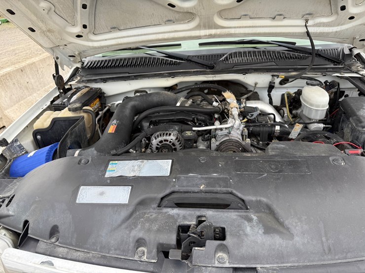 2005-gmc-2500-image-64