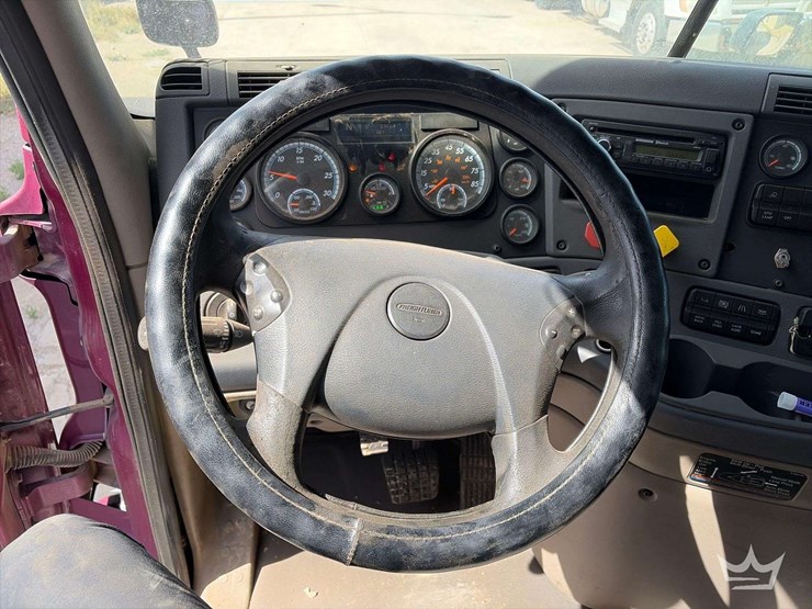 2018-freightliner-cascadia-125-image-14