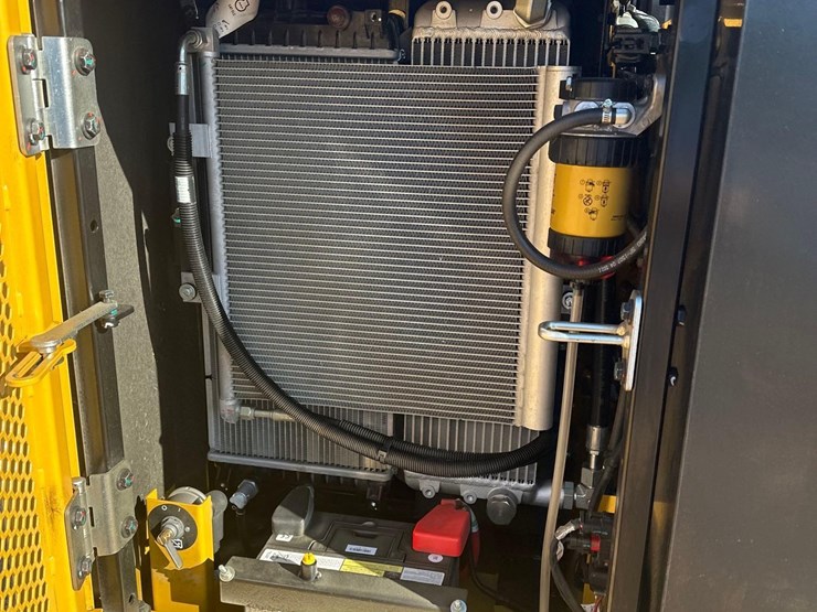 2025-caterpillar-305.5-image-19