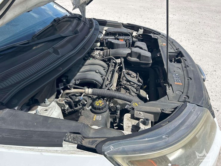 2016-ford-explorer-image-8