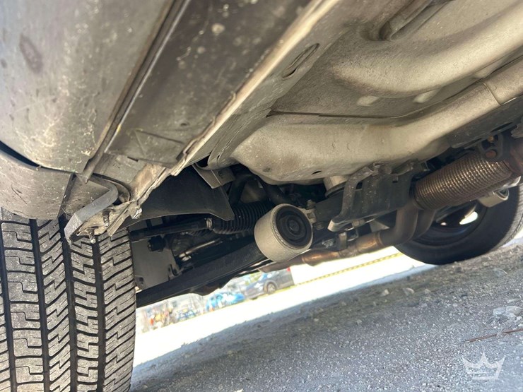 2016-ford-explorer-image-16