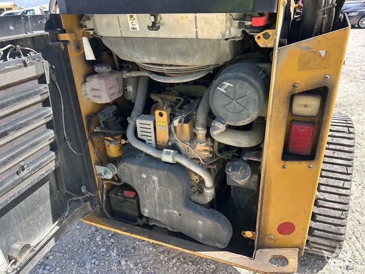 2023-caterpillar-259d3-image-7