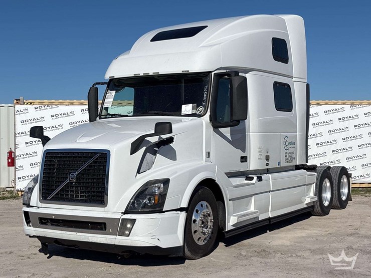 2016-volvo-vnl-t/a-sleeper-cab-truck-tractor-image-1