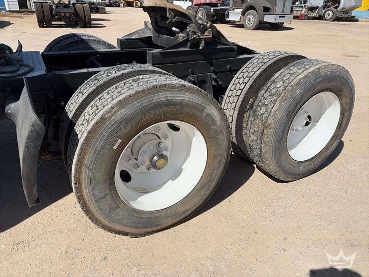 2007-international-9400i-t/a-sleeper-cab-truck-tractor-image-24