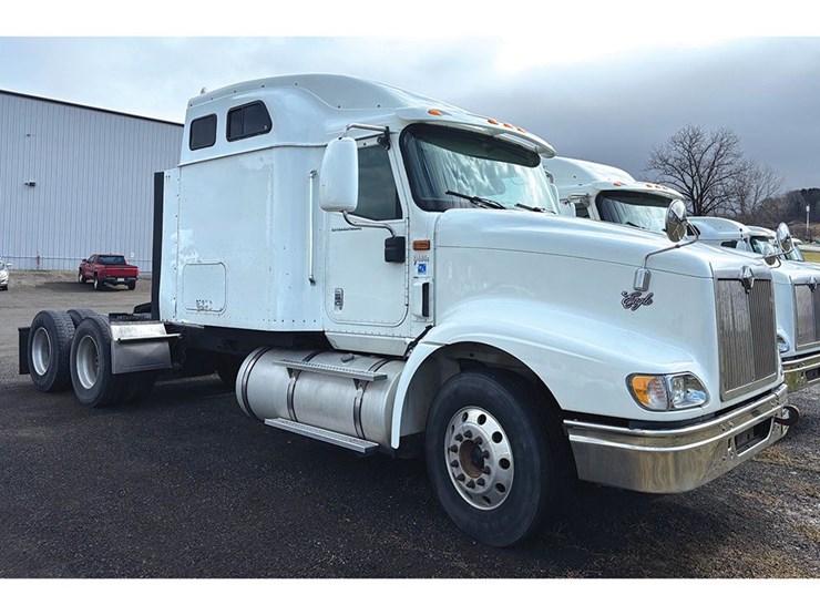 2005-international-9400-eagle-image-2