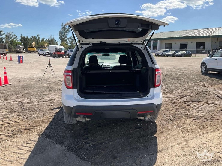 2015-ford-explorer-image-27