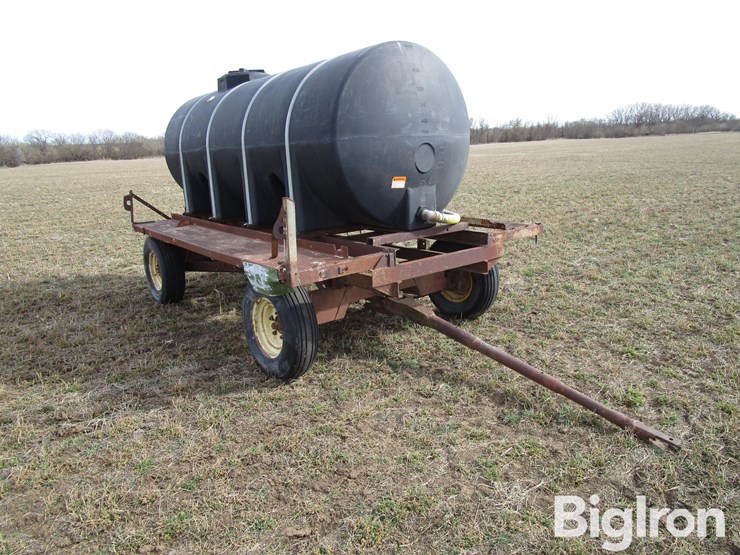 1025-gallon-water-tank-on-trailer-image-3