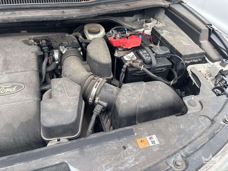 2013-ford-explorer-image-8