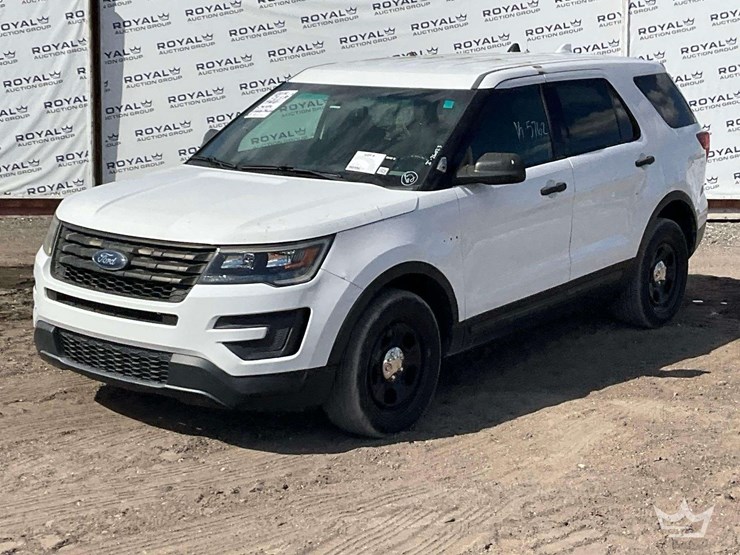 2016-ford-explorer-image-1