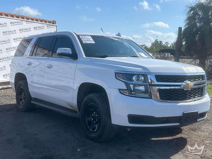 2018-chevrolet-tahoe-image-2