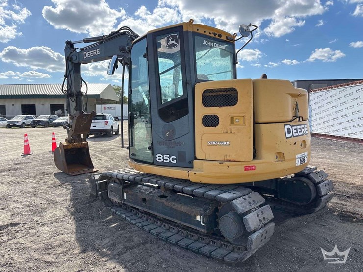 2016-deere-85g-image-4