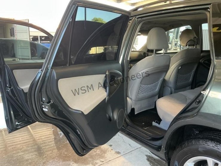 2012-toyota-rav4-image-23