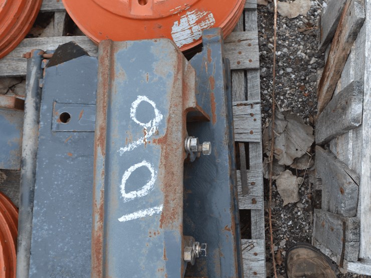 assorted-weights-&-weight-hangers-image-3