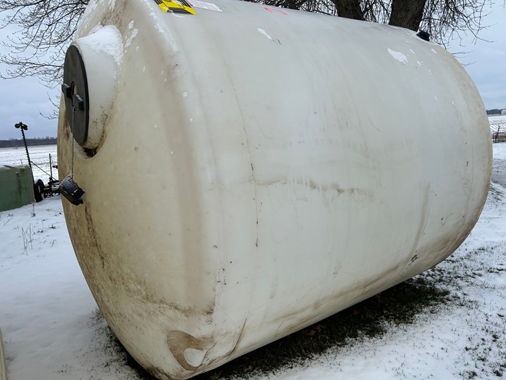 2500-gallon-poly-tank-image-4