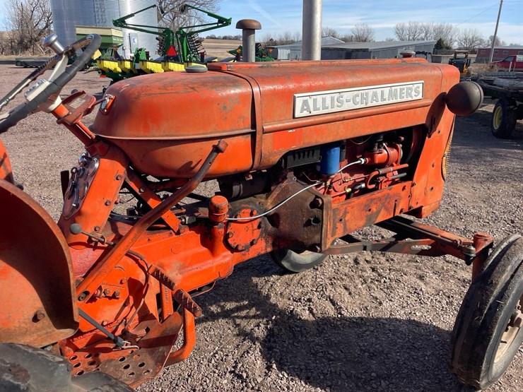 allis-chalmers-d15-2wd-tractor-image-13