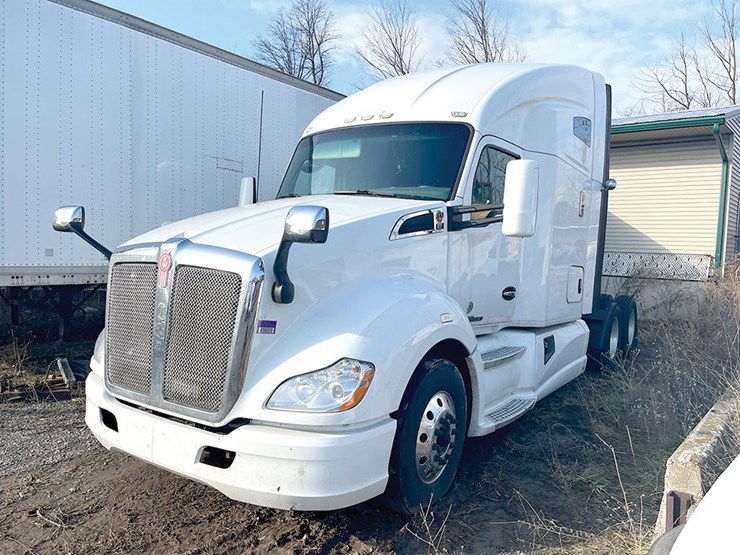 2017-kenworth-t680-image-1