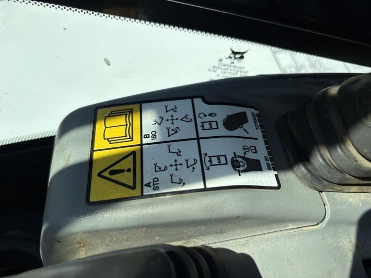 2022-bobcat-e42-image-36