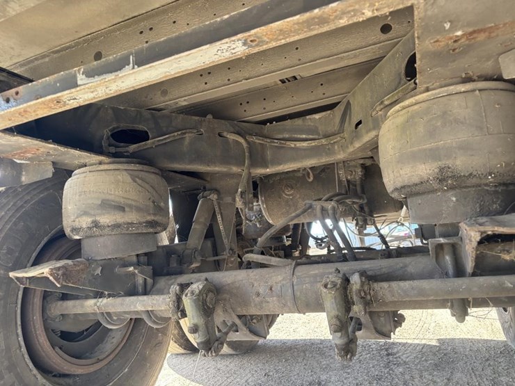 2000-utility-vs2r-image-21