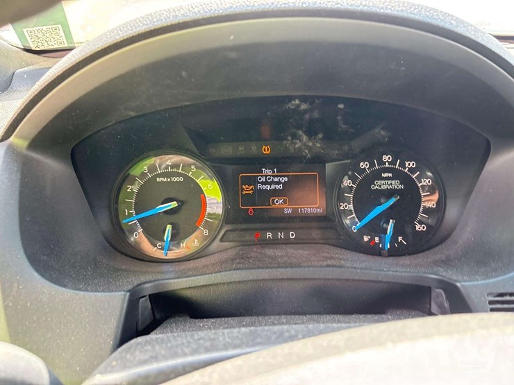 2017-ford-explorer-image-16