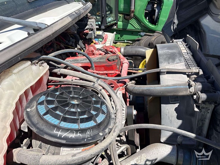 2020-freightliner-m2-106-image-10