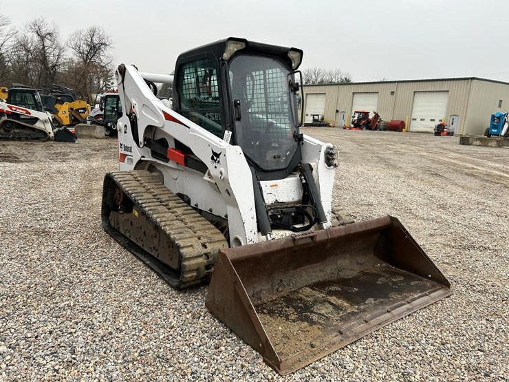 2016-bobcat-t870-image-6